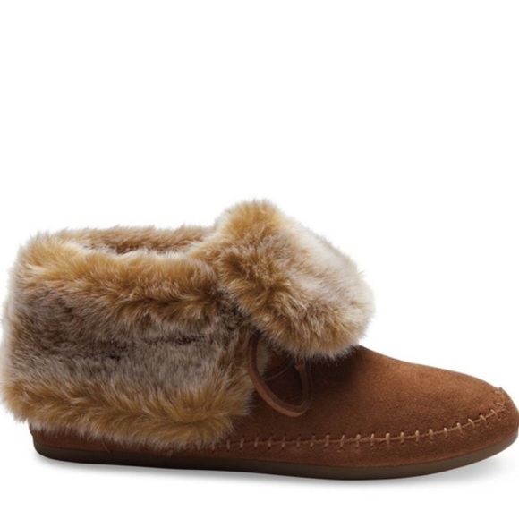 TOMS Zahara Suede Moc Faux Shearling Bootie Boots in Chestnut - Picture 12 of 16